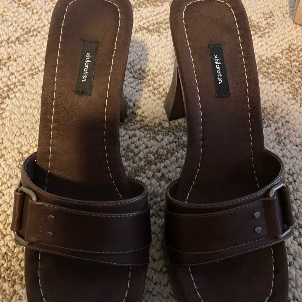 Heels - Picture 3 of 3